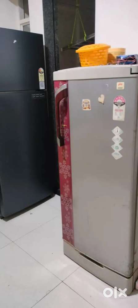 221Liter Godrej Fridge Rs 3000
