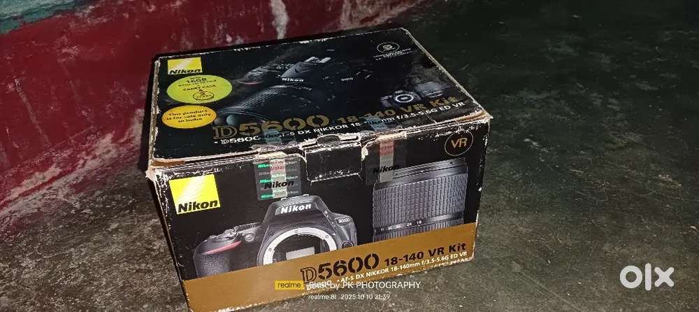 NIKON D5600 New 100% conditons bag . battery.charger