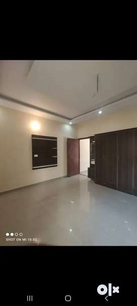 1 BHK READY TO MOVE LUXURY FLATS AVAILABLE IN GATED SOCIETY SEC 127
