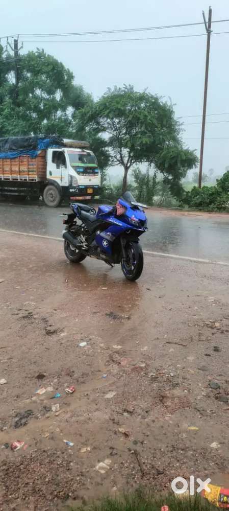 R15 v3 bike sell 2 bike he isi liye sell kr raha hu