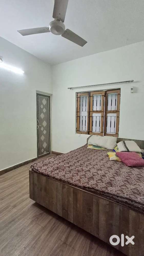 Well Maintained 3BHK Flat