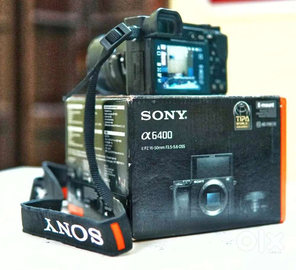 Sony a6400 with OSS kit lens 16-50 mm under warranty.