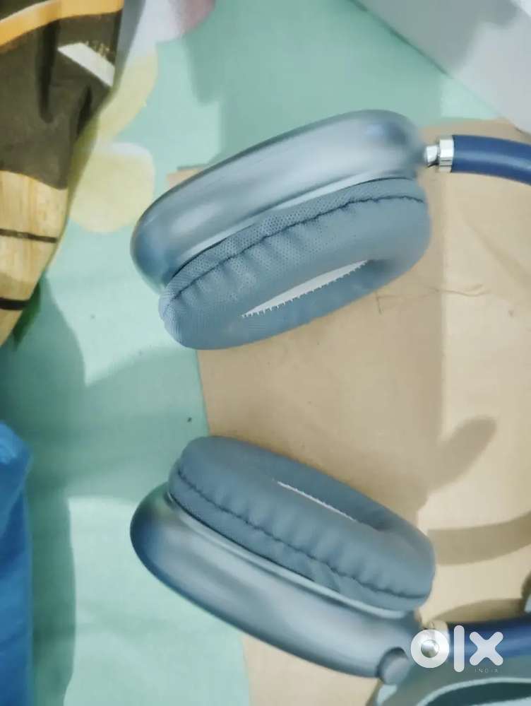 Blue sterio Airpod max head phone box peice