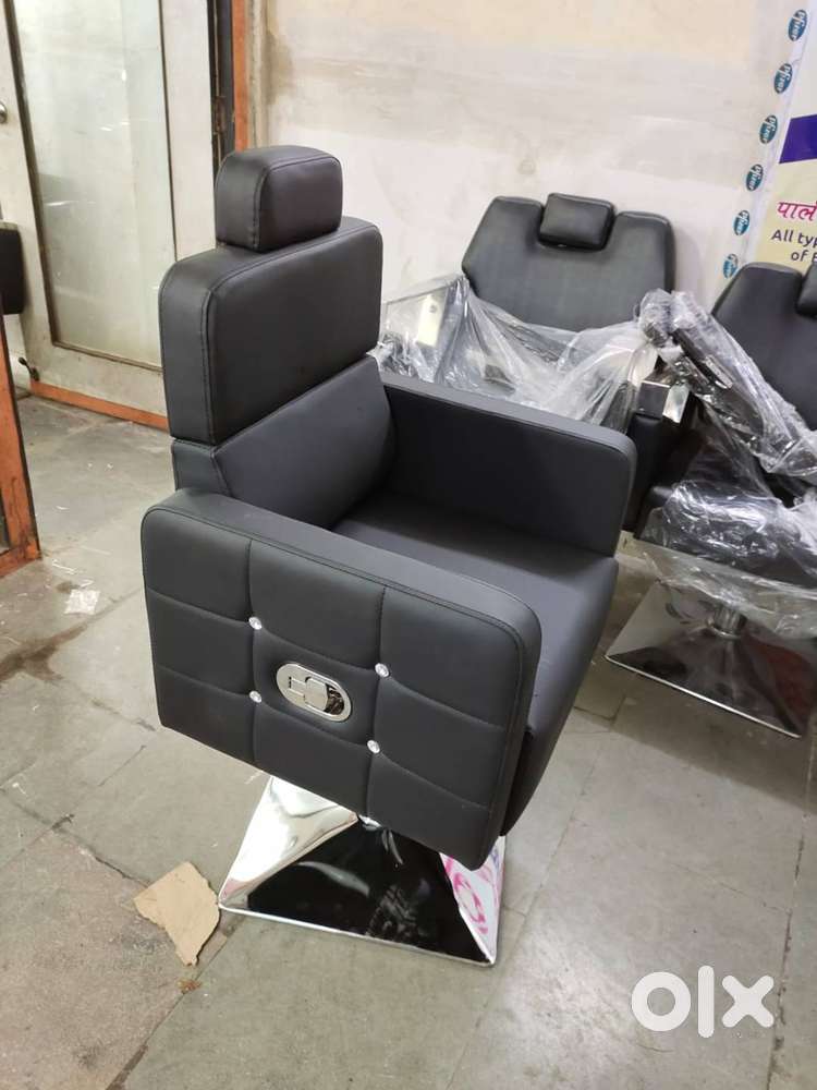 Daimond Black Professional Salon Styling Chair, Beauty Parlour chair