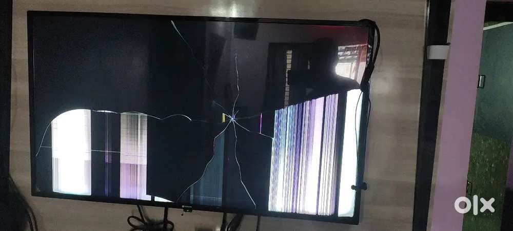 Motorola 40inch tv display physical damage