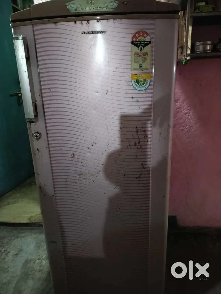 Kelvinator fridge 225L single door Rs 3700/-