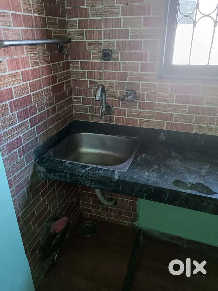Family and Bachelors allow girls and boys both rent 6000 rs