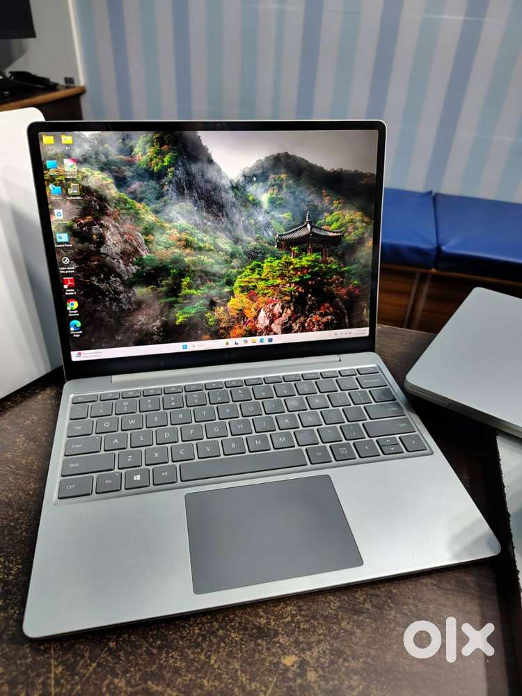 ֍ Microsoft Surface- Touch- I5 10th Gen-16 GB RAM- 256 SSD/ Used lap ֍