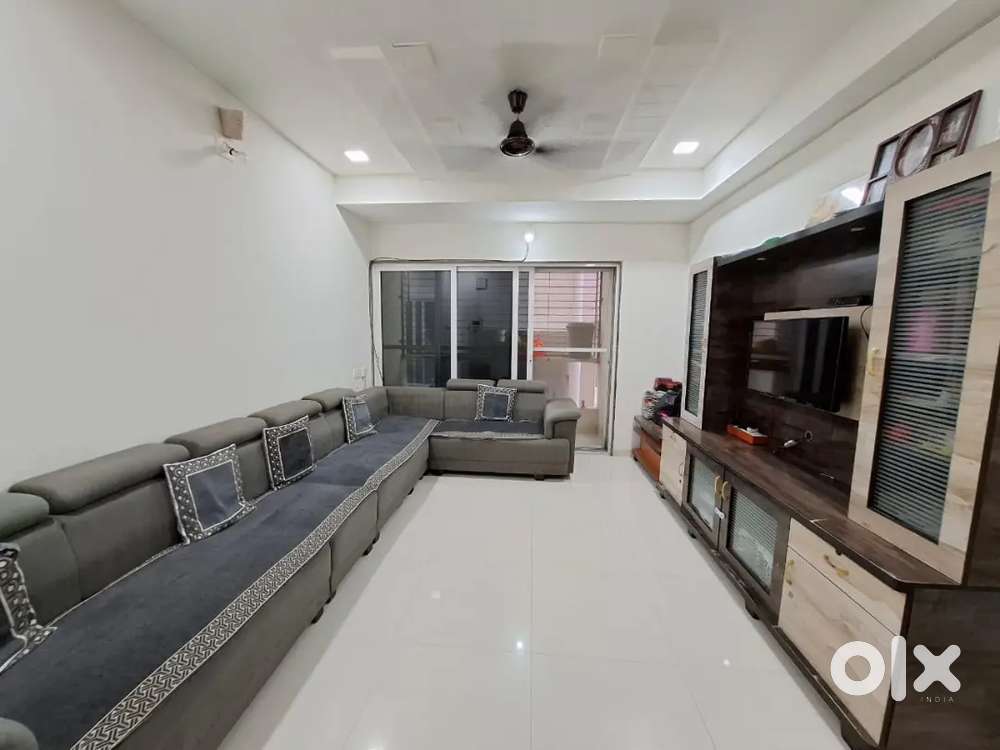 2BHK ROAD TOUCH FURNISHED FLAT AVAILABLE FOR RENT CHHANI JAKAT NAKA
