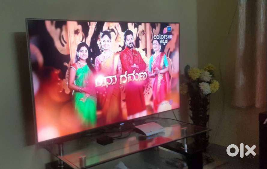 QLED Topend 53” UltraHD Slim SleekLED Smart TV with HDMI and USB 2160p