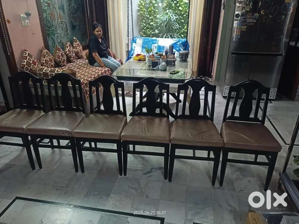 6 Chairs in good condition