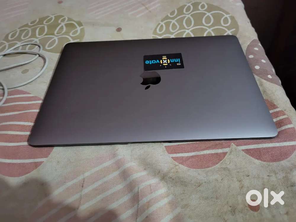 Macbook M1 chip air