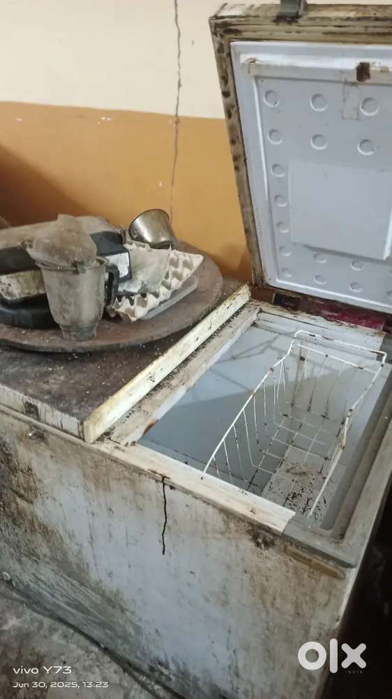 320ltr deep freezer Godrej