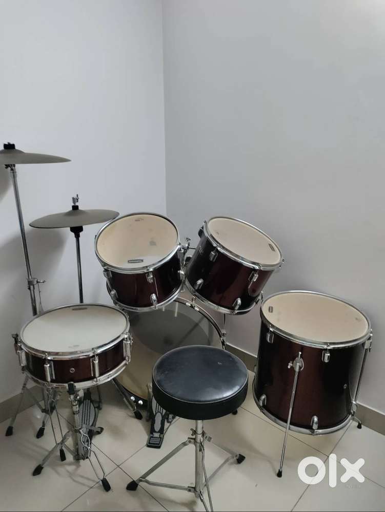 Tornado 5 Piece Drum set..excellent condition