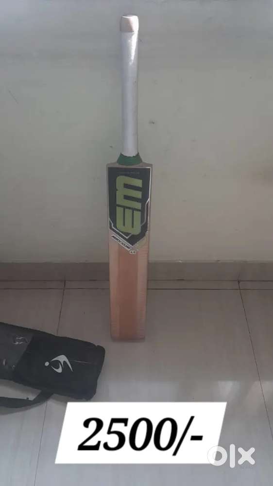 Hi i am selling my cricket kits a to z with every stuff that need in.