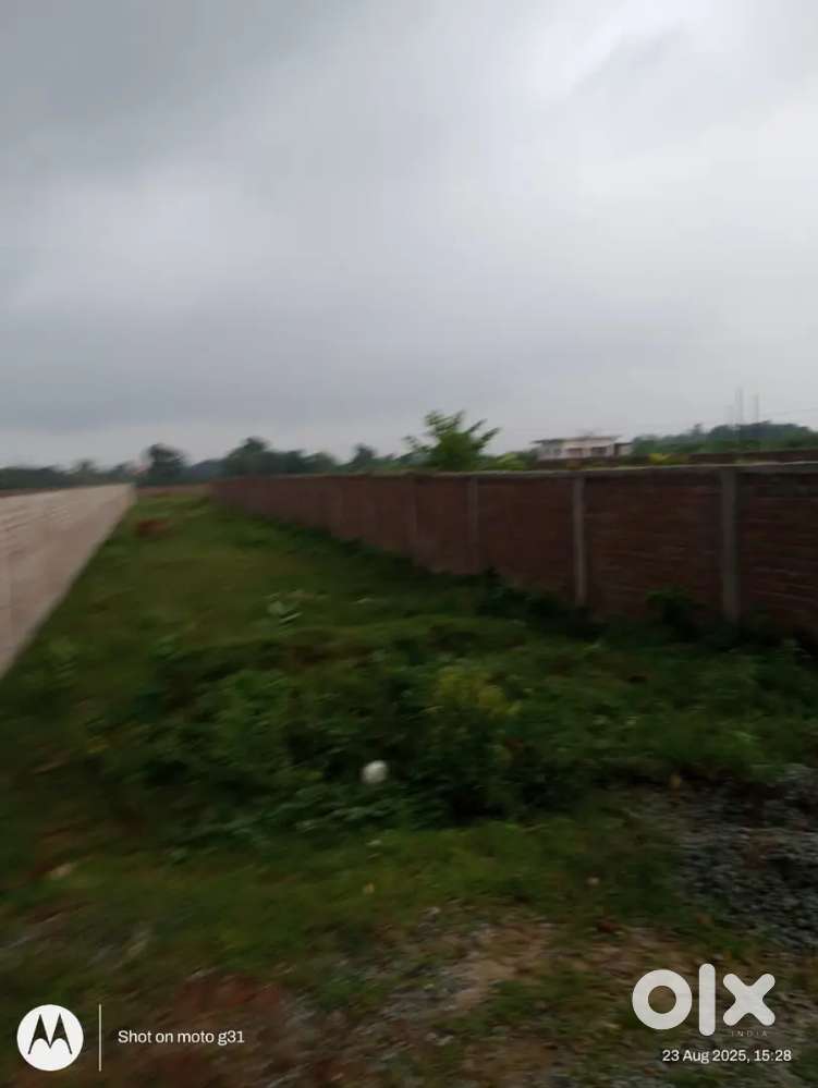 IIT college se 6 km aage hai patut jagah pe