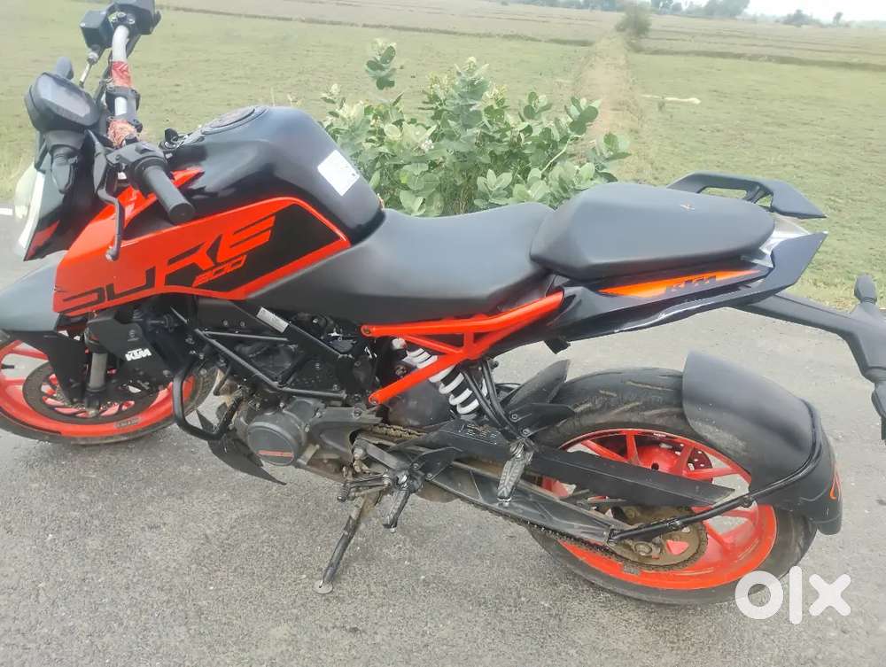 Ktm duke 200 in well mantion .1st onner bike