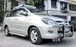 Toyota Innova 2.5 V 7 STR, 2005, Petrol