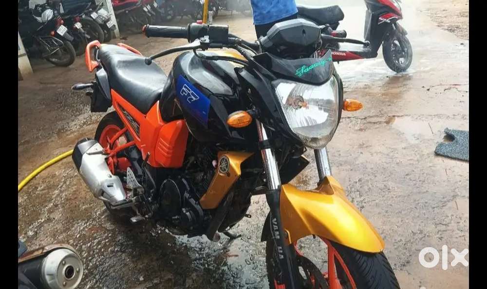 Yamaha FZ S 2013