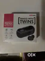 Wireless stereo earbuds