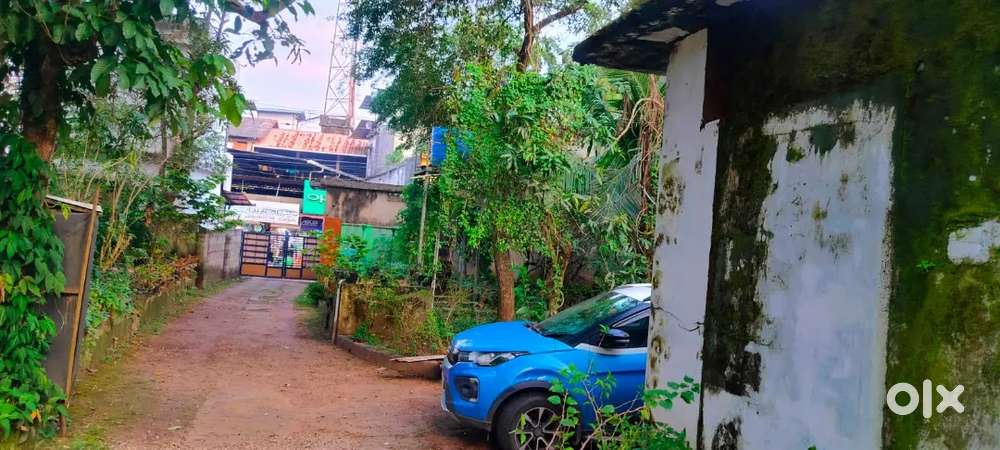 18:cent plot suitable for business or residence for sale..