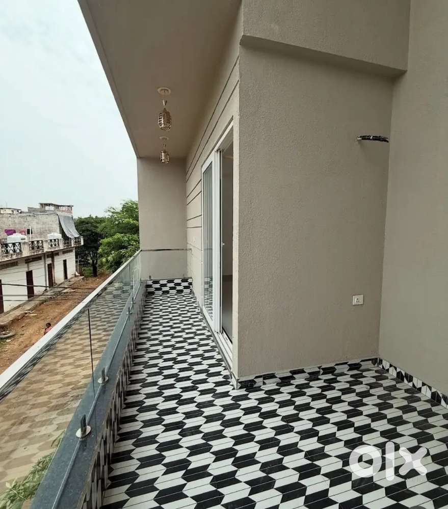 2 Bhk flat for rent near Prem mandir,AC lagi hui h