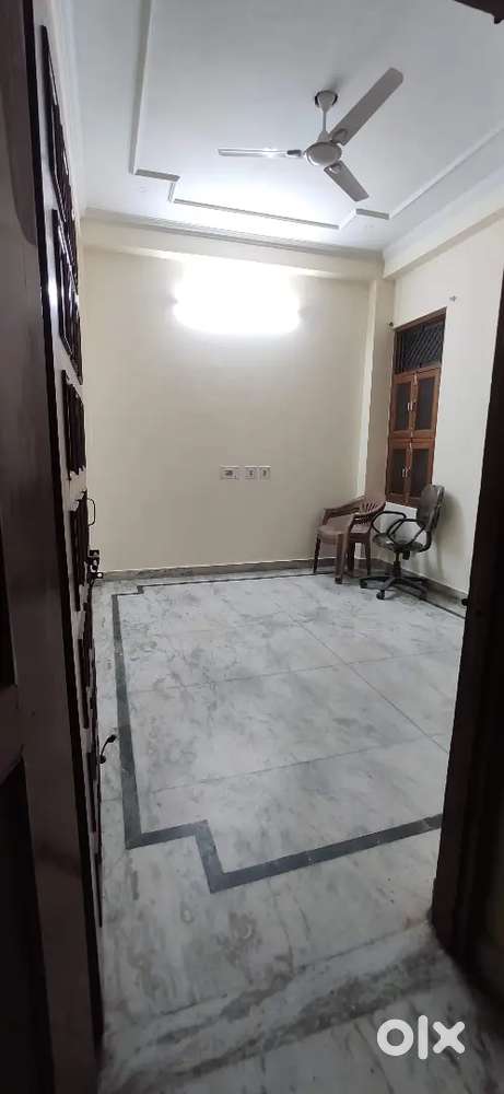 2bhk room for rent in Aliganj