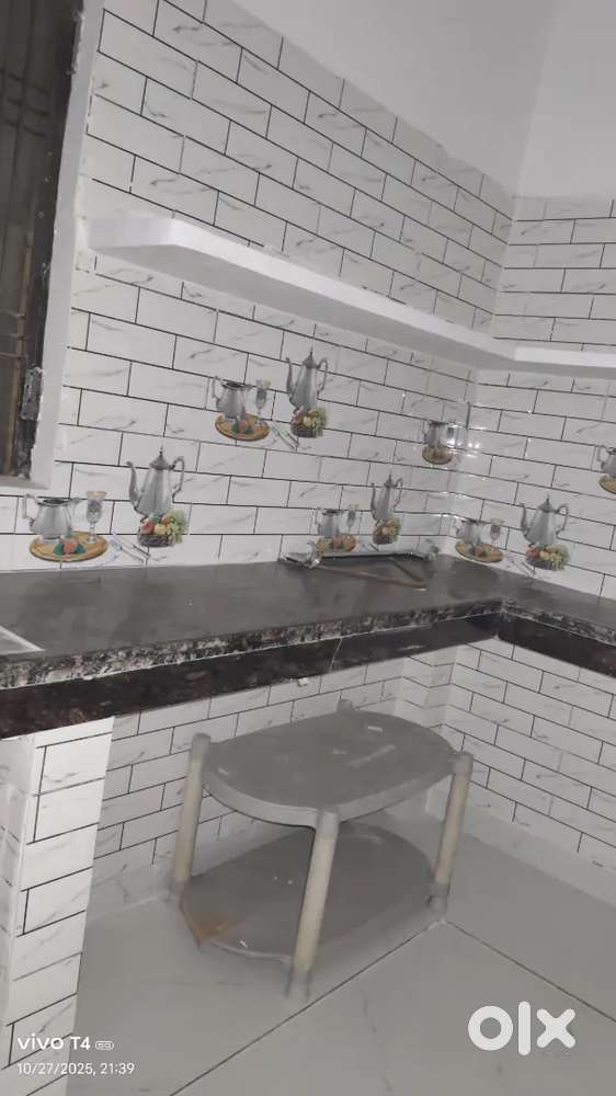 Room+ Kitchen sprate hai only for Girls