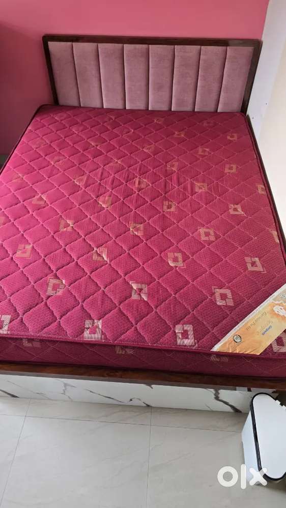 Sleepwell matress queen size