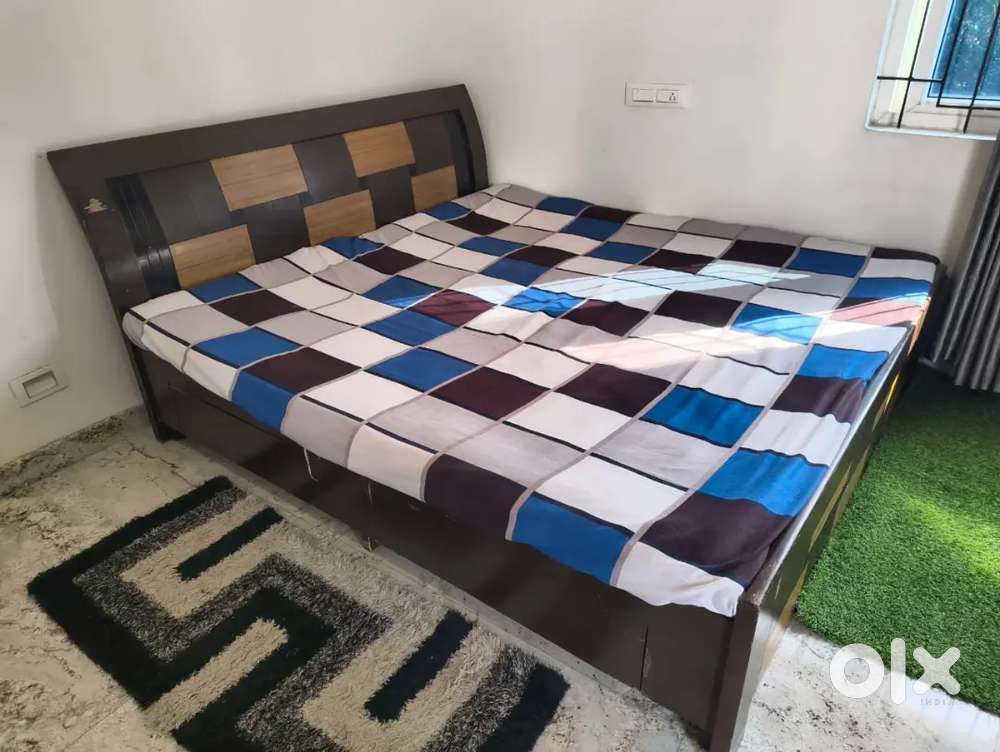 King size wooden bed