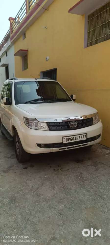 Tata Safari Storme 2018 Diesel 110000 Km Driven white colur