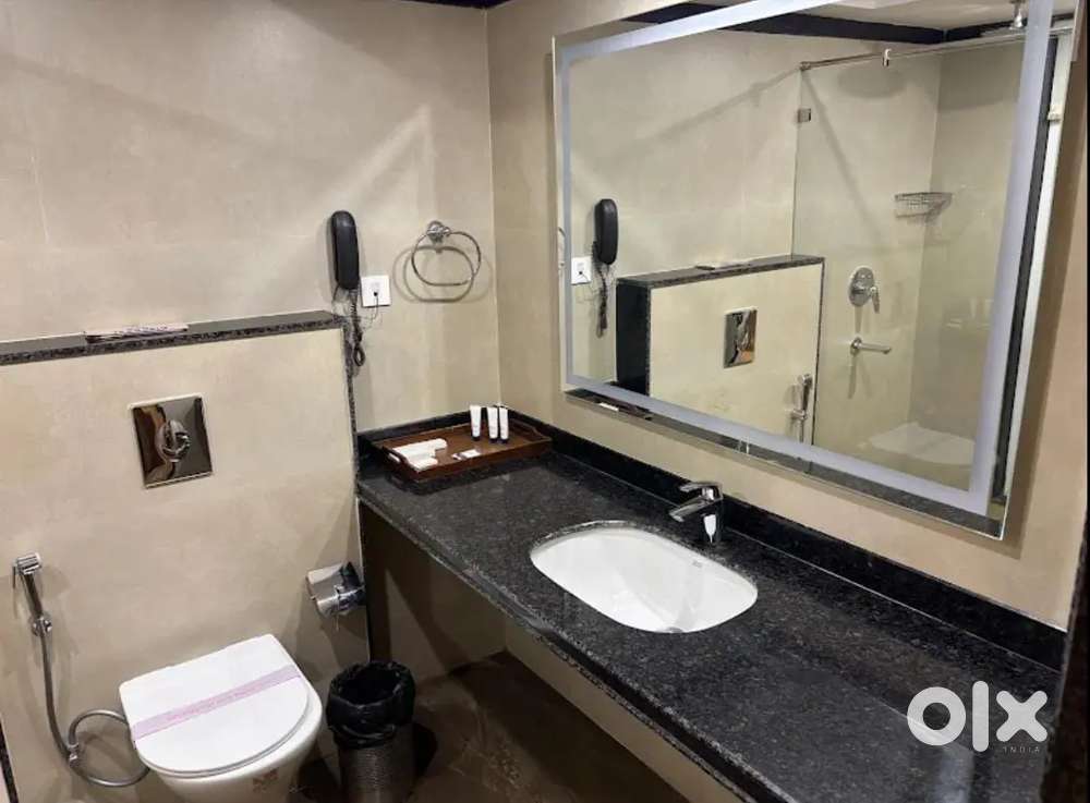 Guest house hotel available in chinhat for lease urgently