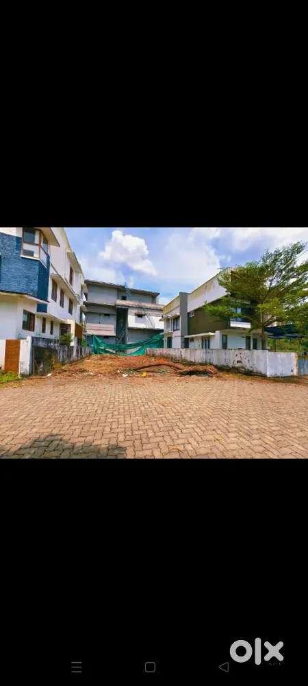 4 cent land for sale near kakkanad 
inside gated villa community