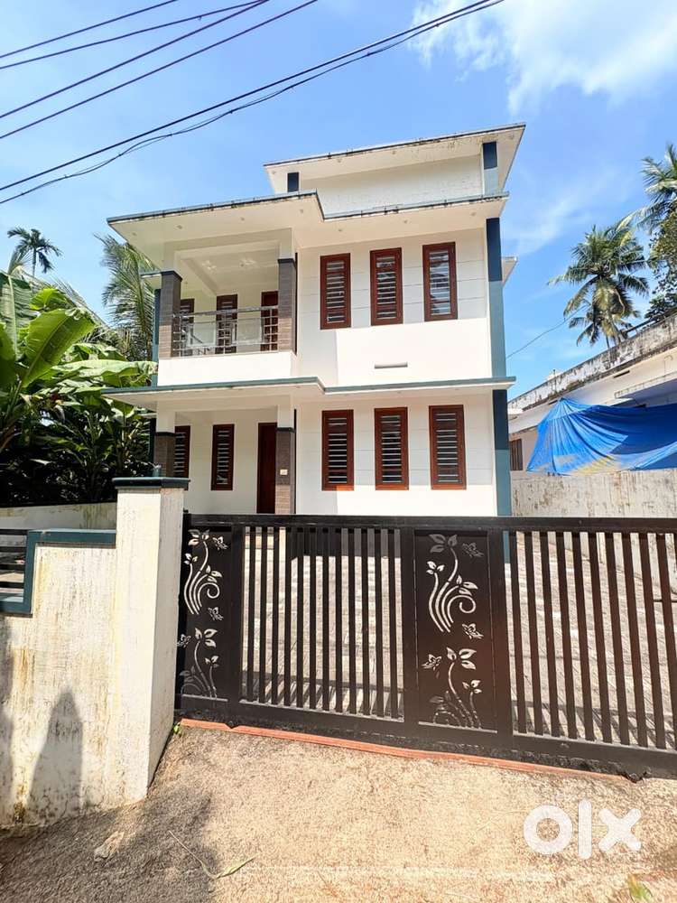 Mayanad 5 Cent 4 Bed New House