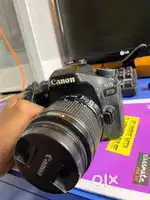 Canon 80D with ring light and tripod