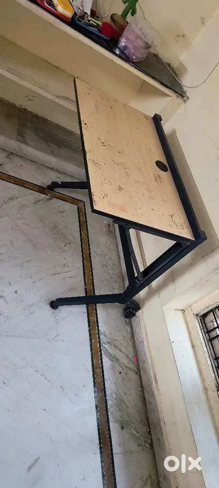 Foldable Office table