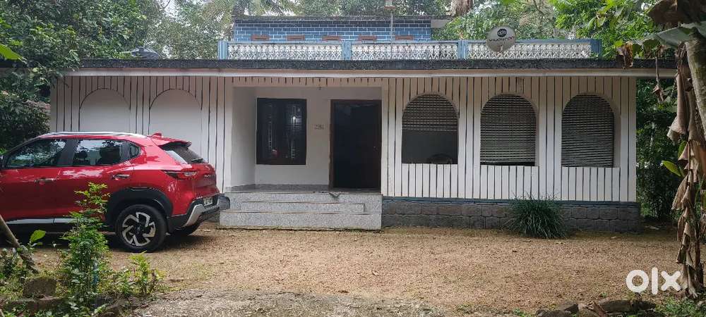 ഒരു എക്കർ 47 സെന്റ് സ്ഥലവും വാർക്ക വീടും വില്പനക്ക്