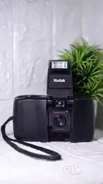 Kodak 935 Autoflash Camera (34 Years old)