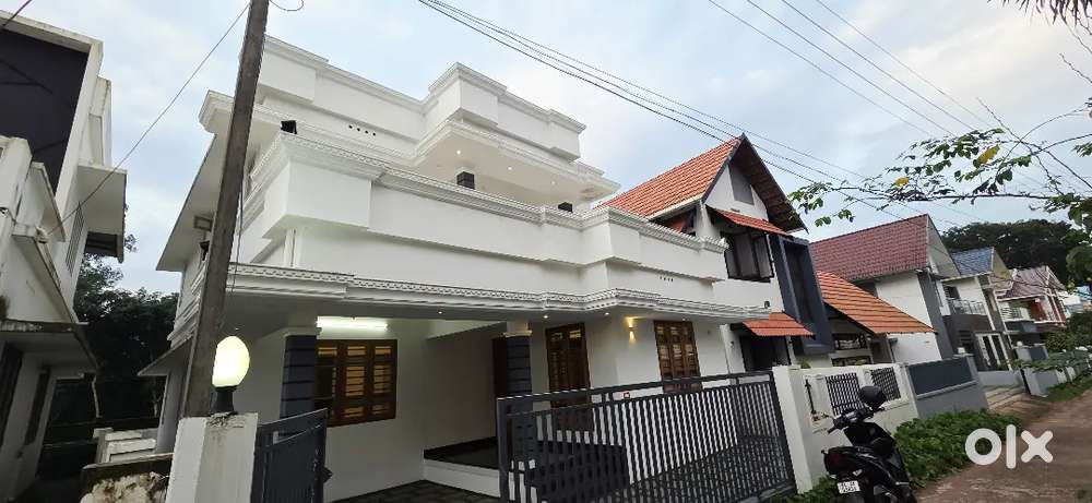 4BHK NEAR INFOPARK KAKKANAD PALLIKKARA PAZHAMTHOTTAM NEW HOUSE