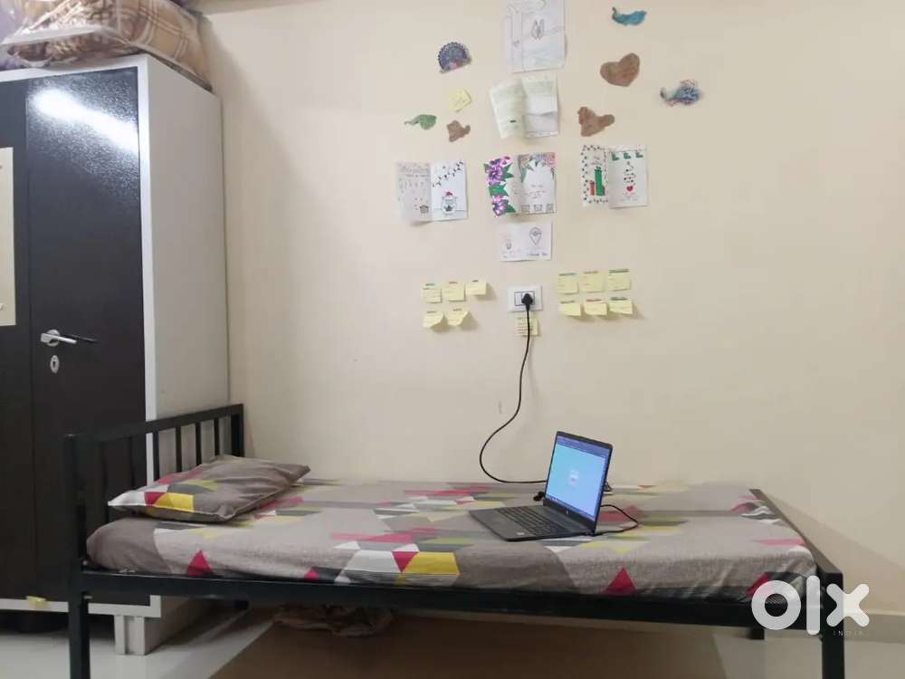 1 RK Semi-Furnished Flat for Shared Rent – ₹4,000 + Utilities