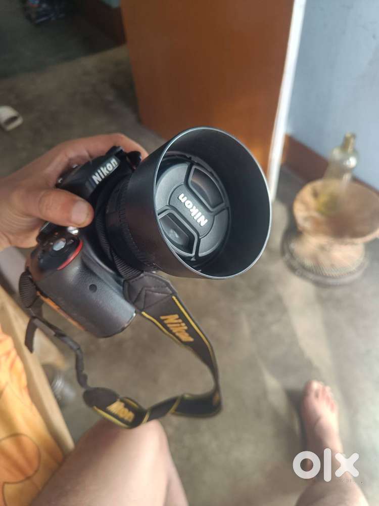 Nikkon D5300 with lens