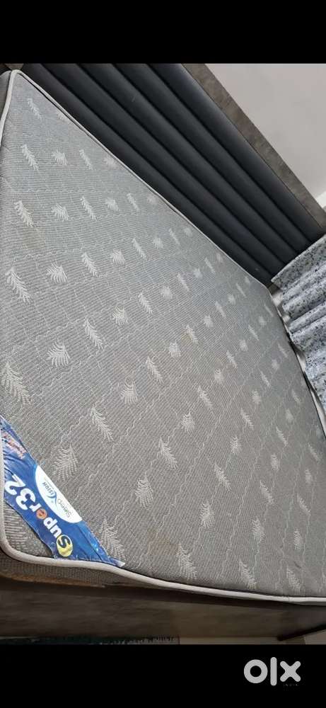 ગાદલું વેચાણ માટે છે