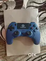 PS4 compatible evofox controller . 1 year old just like new
