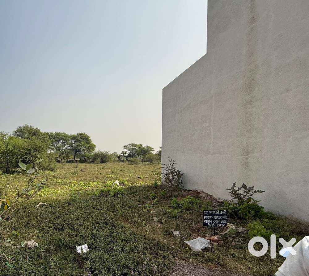 900 Sqft Plot for Sale – Celebration House Main Road Location