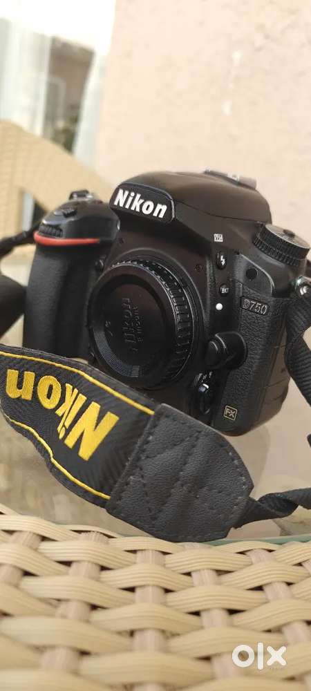 Nikon D750 DSLR Full frame 24.3 MP camera