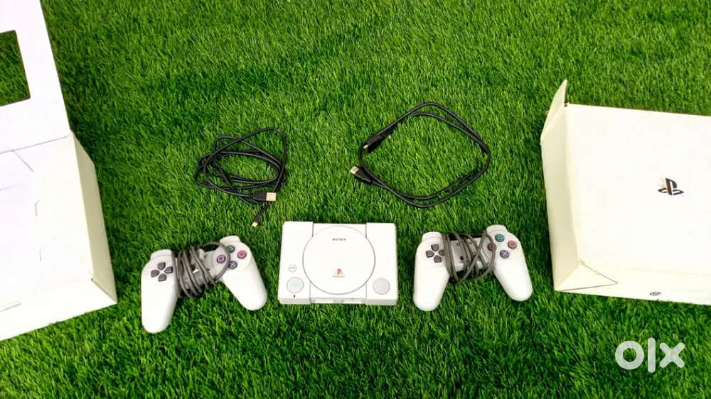 Retro Sony PlayStation Classic Console With 2 controllers