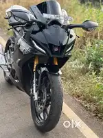 Yamaha R15 v4 M