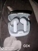 Boult audio z40 earbuds