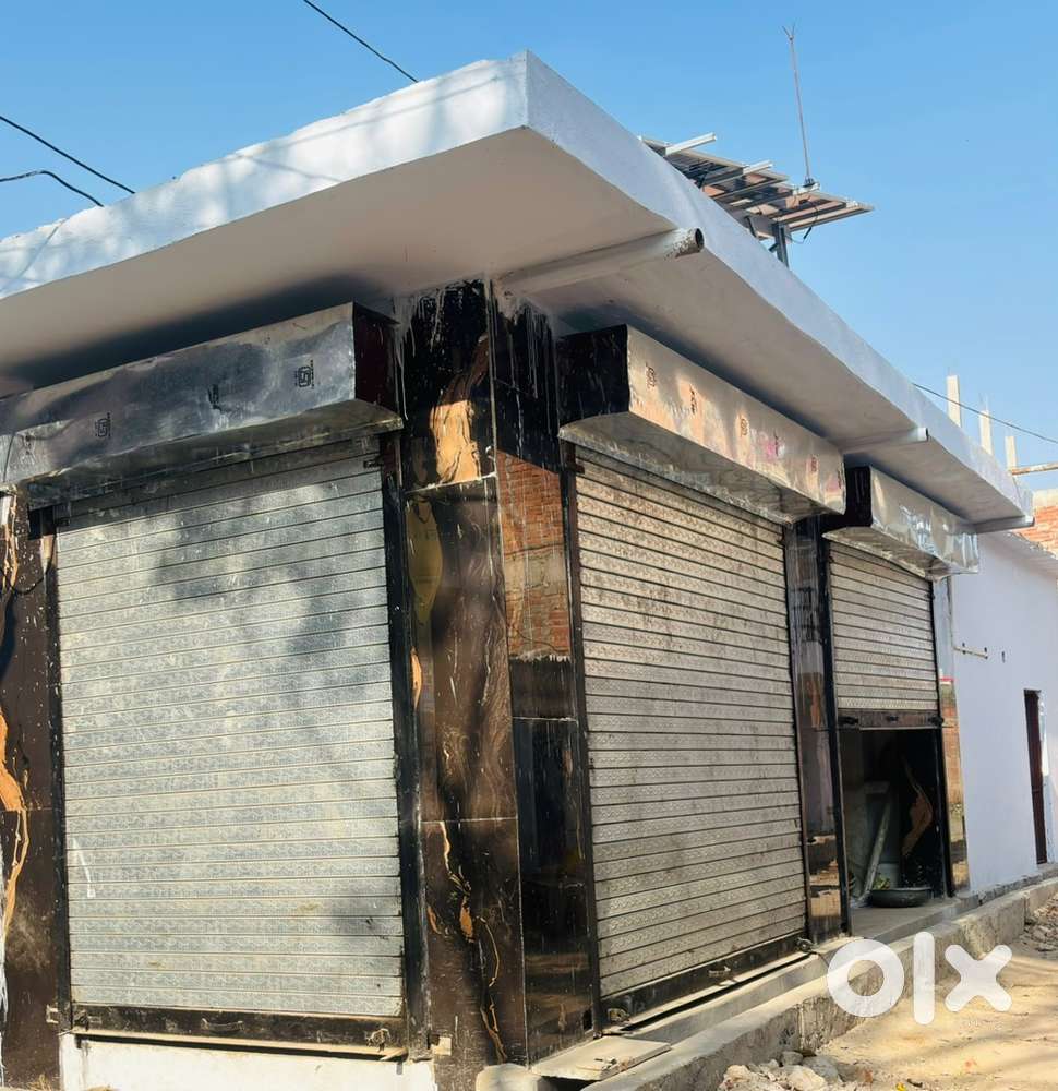 Corner shop near by amuasi metro station 200 meter