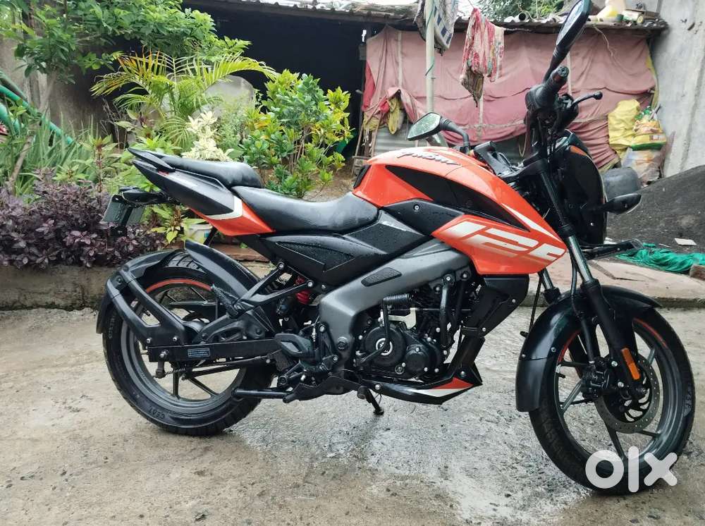 Pulsar NS 125